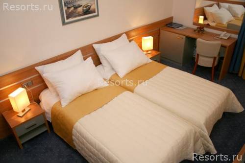 Eden Hotel 44